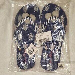 VERA Bradley Sz. L Turtle Flip Flops